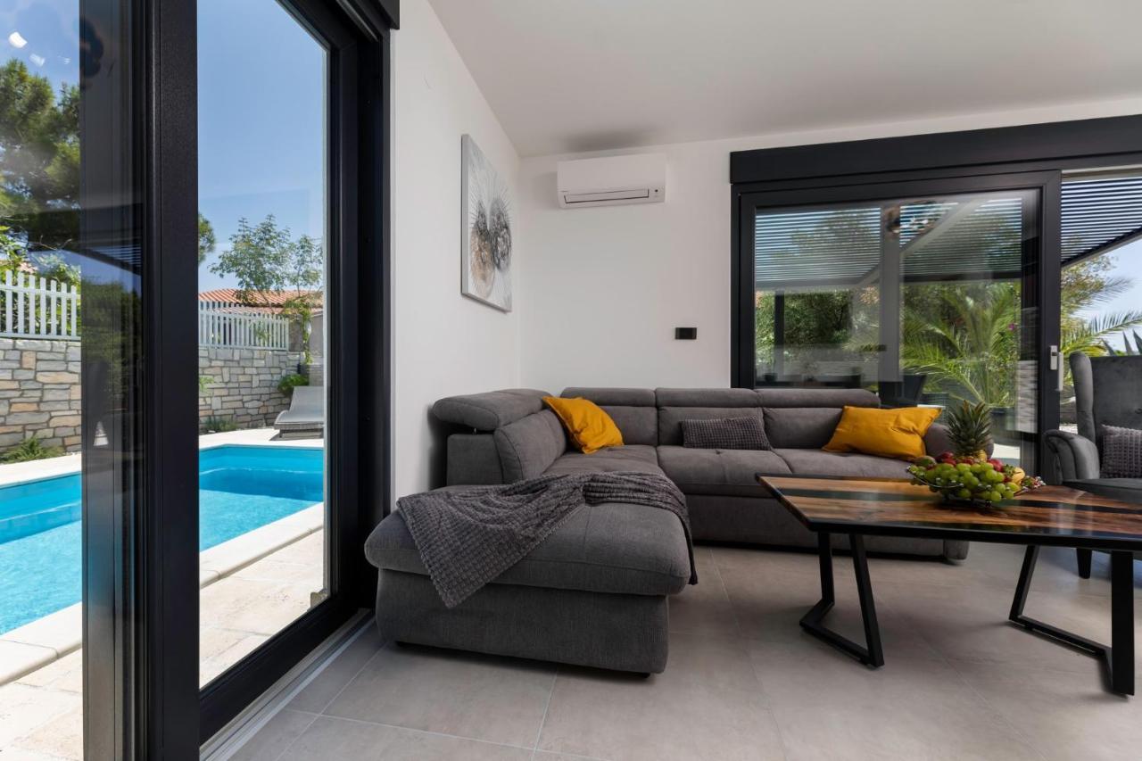 Luxury Villa Adria Apartments Krk Town Exterior photo